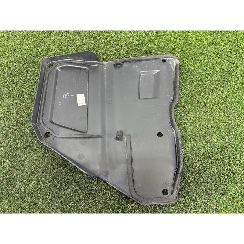 Кришка акумулятора (кузов и элементы) LAND ROVER Discovery Sport L550 2016 2.0 LR074776