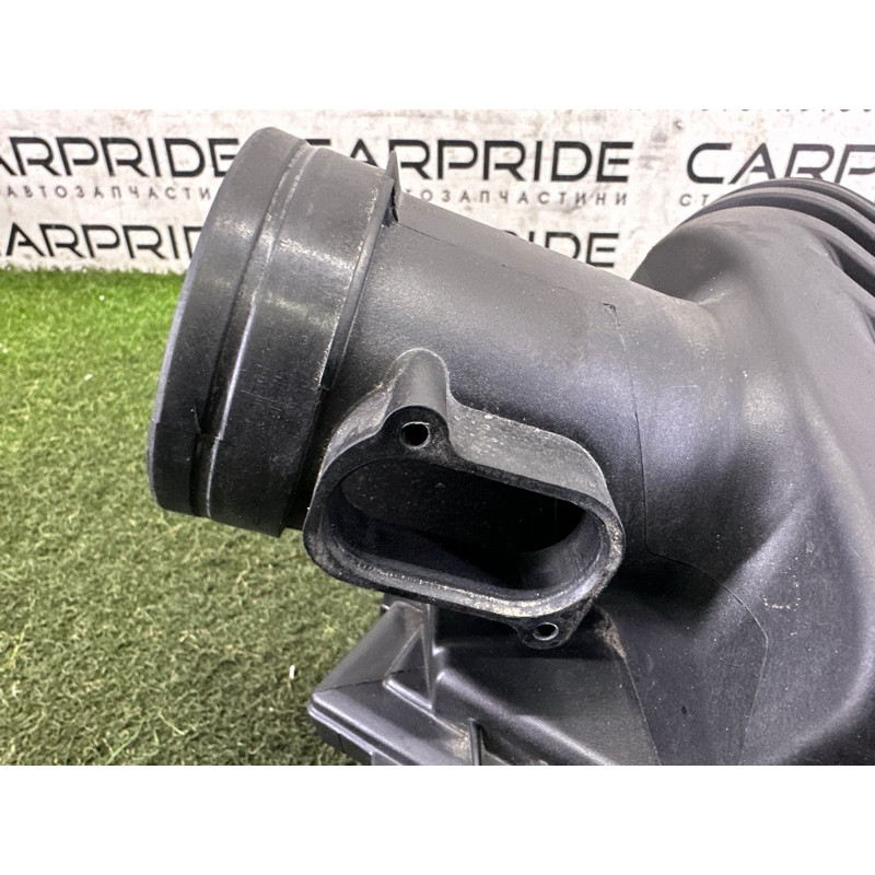 Корпус повітряного фільтра (подача палива) BMW X1 F48 2018 2.0 13717639749