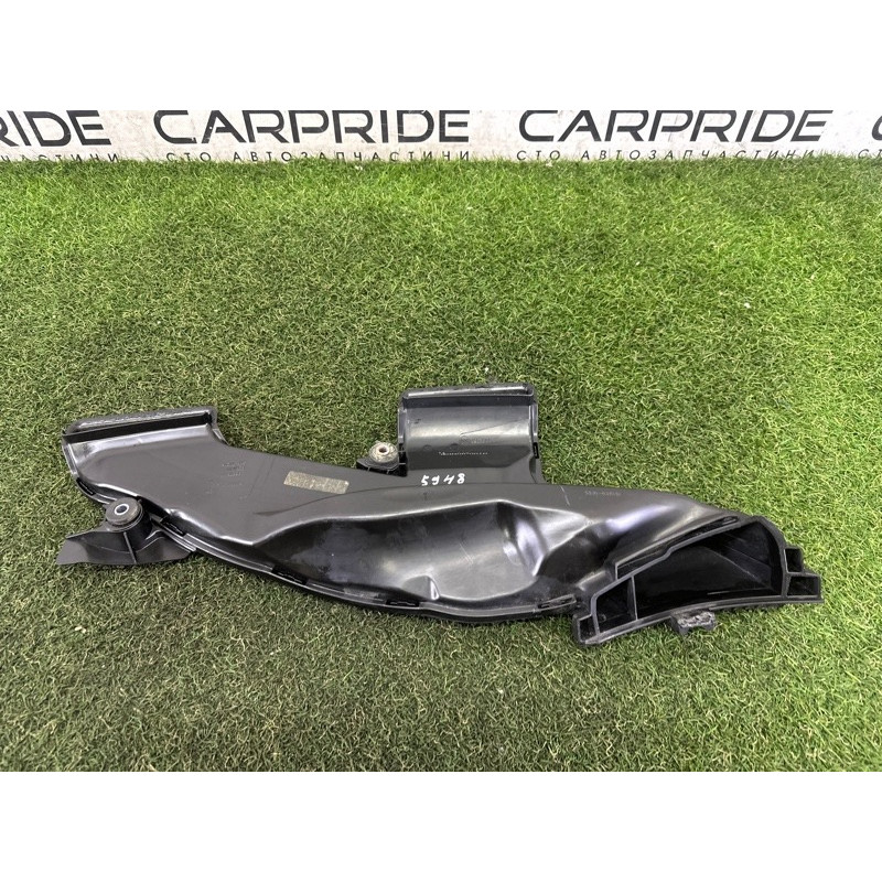 Повітрозабірник (подача палива) BMW X1 F48 2016 2.0 13717626564