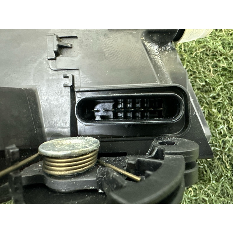 Замок дверей (кузов и элементы) LAND ROVER Range Rover L405 2014 5.0 LR064804