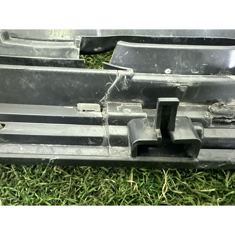 Решетка радиатора (наружные элементы кузова) LAND ROVER Range Rover L405 2014 5.0 LR055880