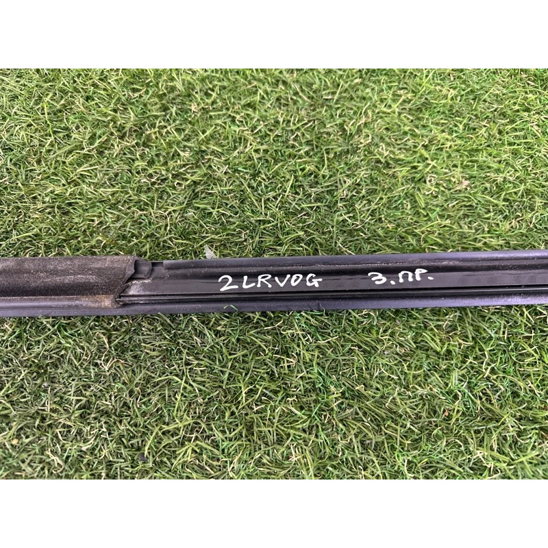 Молдинг скла (кузов и элементы) LAND ROVER Range Rover L405 2014 5.0 LR034042