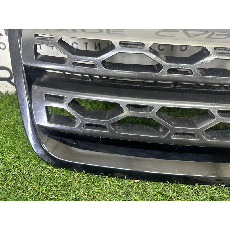 Решетка радиатора (наружные элементы кузова) LAND ROVER Discovery Sport L550 2016 2.0 LR061221