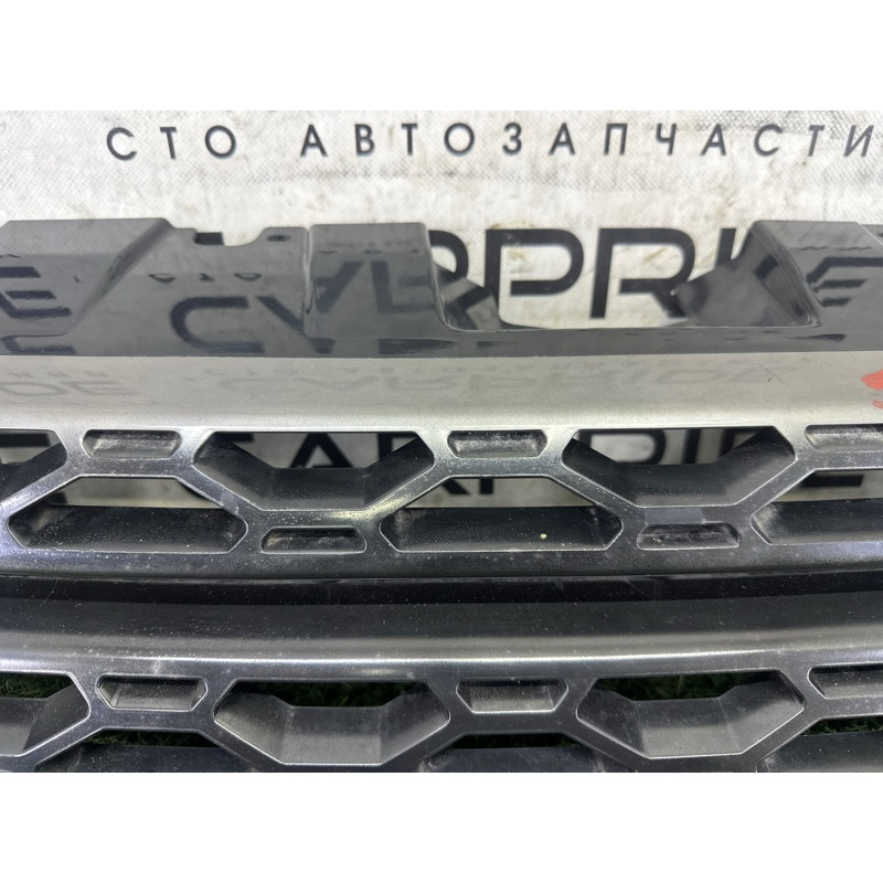 Решетка радиатора (наружные элементы кузова) LAND ROVER Discovery Sport L550 2016 2.0 LR061221