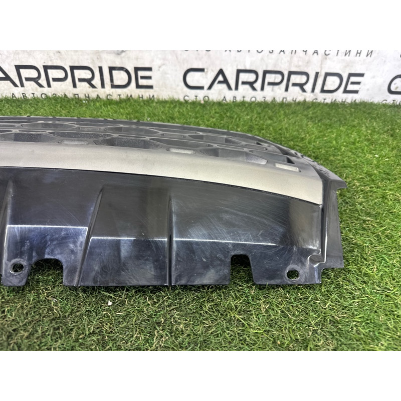 Решетка радиатора (наружные элементы кузова) LAND ROVER Discovery Sport L550 2016 2.0 LR061221