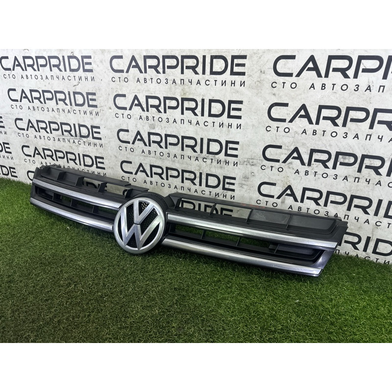 Решітка радіатора (зовнішні елементи кузова) Volkswagen Touareg NF 2013 3.6 CGRA 7P6853651AZLL