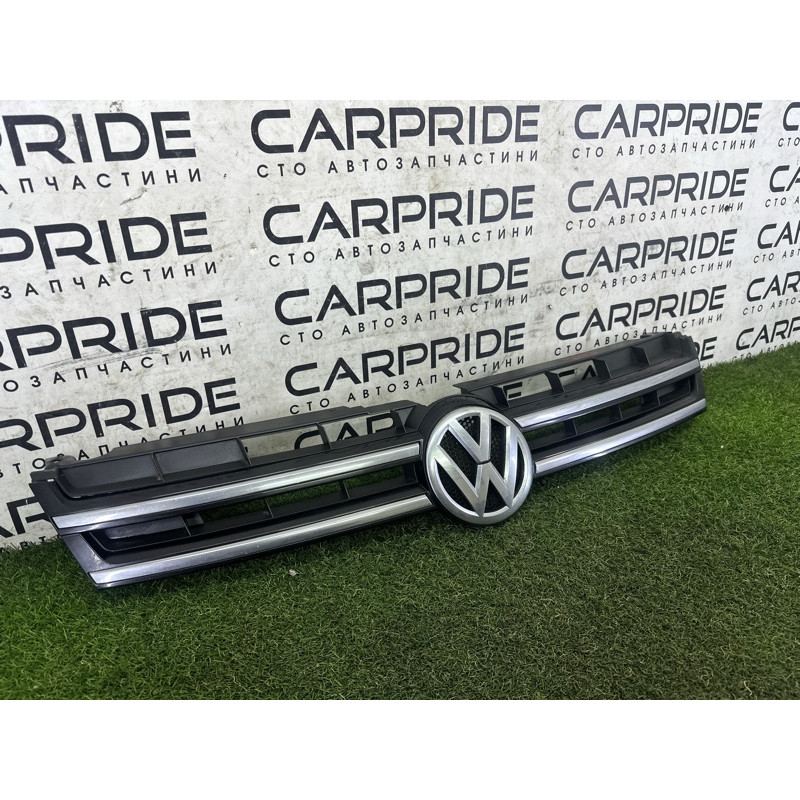 Решітка радіатора (зовнішні елементи кузова) Volkswagen Touareg NF 2013 3.6 CGRA 7P6853651AZLL