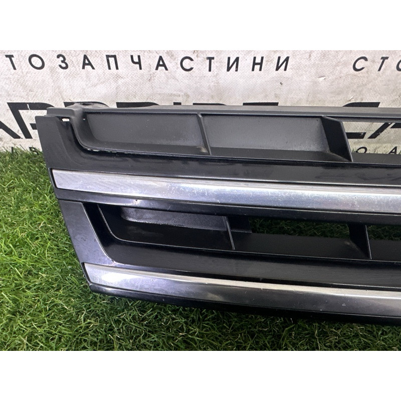 Решітка радіатора (зовнішні елементи кузова) Volkswagen Touareg NF 2013 3.6 CGRA 7P6853651AZLL