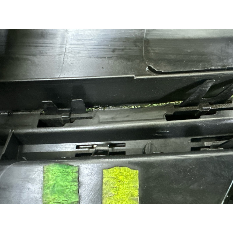 Решітка радіатора (зовнішні елементи кузова) Volkswagen Touareg NF 2013 3.6 CGRA 7P6853651AZLL