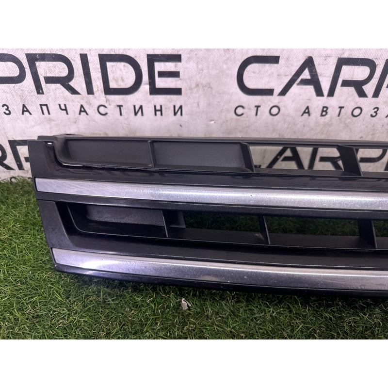 Решітка радіатора (зовнішні елементи кузова) Volkswagen Touareg NF 2013 3.6 CGRA 7P6853651AZLL