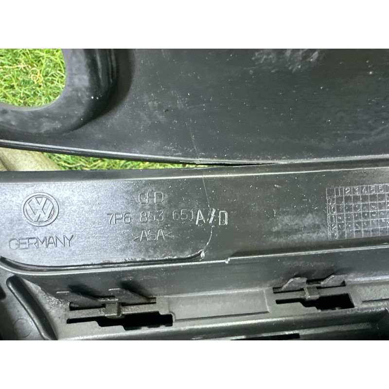 Решітка радіатора (зовнішні елементи кузова) Volkswagen Touareg NF 2013 3.6 CGRA 7P6853651AZLL