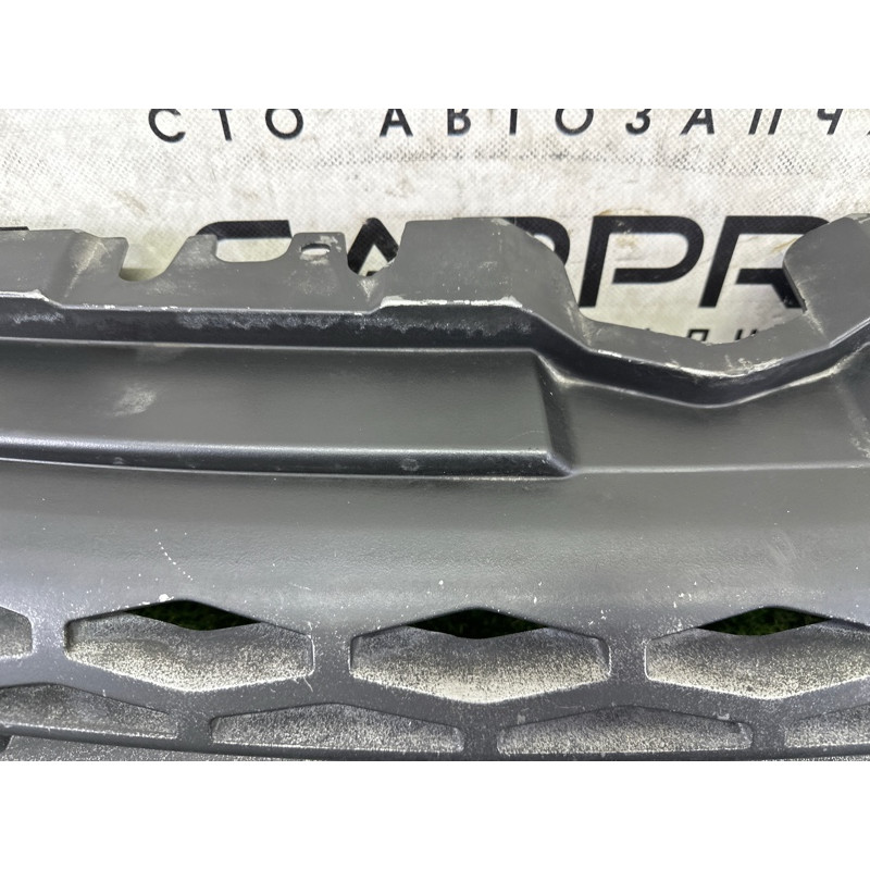 Решетка радиатора (наружные элементы кузова) LAND ROVER Range Rover Evoque L538 2015 2.0 LR072083