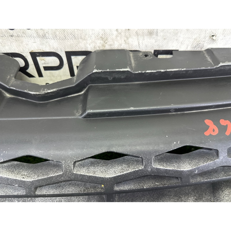 Решетка радиатора (наружные элементы кузова) LAND ROVER Range Rover Evoque L538 2015 2.0 LR072083