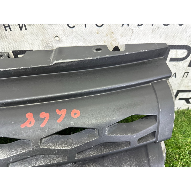 Решетка радиатора (наружные элементы кузова) LAND ROVER Range Rover Evoque L538 2015 2.0 LR072083