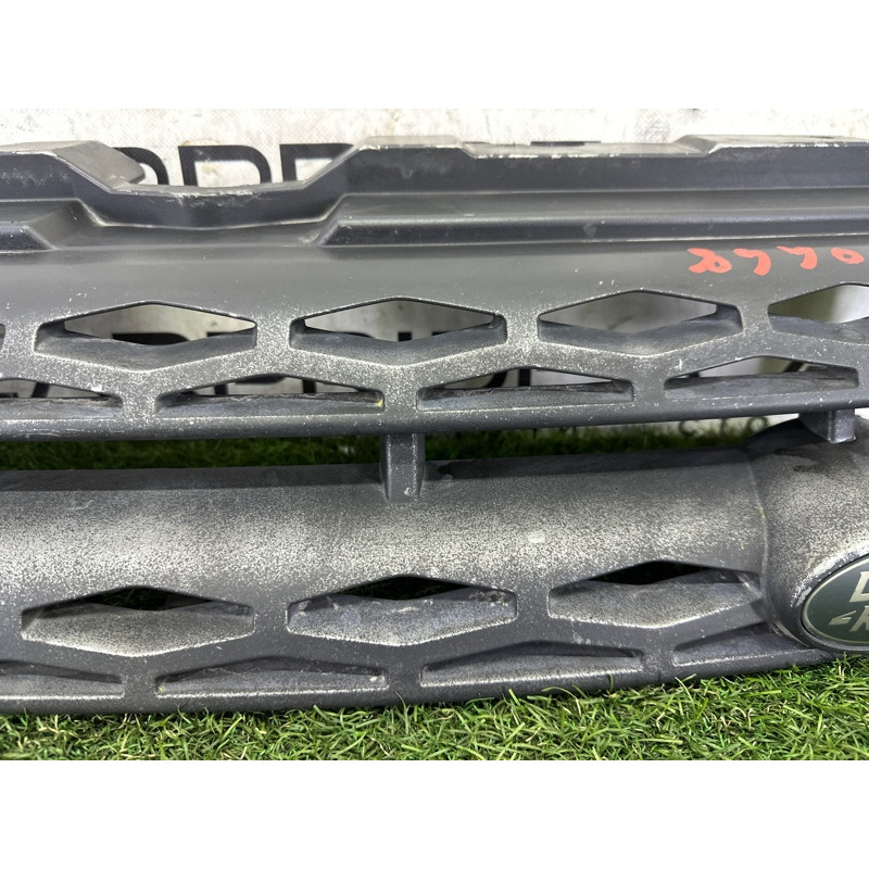 Решетка радиатора (наружные элементы кузова) LAND ROVER Range Rover Evoque L538 2015 2.0 LR072083