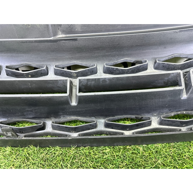Решетка радиатора (наружные элементы кузова) LAND ROVER Range Rover Evoque L538 2015 2.0 LR072083