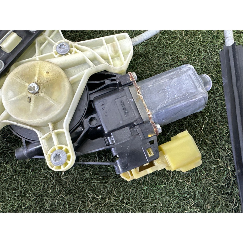 Механізм склопідйомника з мотором (кузов и элементы) LAND ROVER Range Rover L405 2014 5.0 LR057335