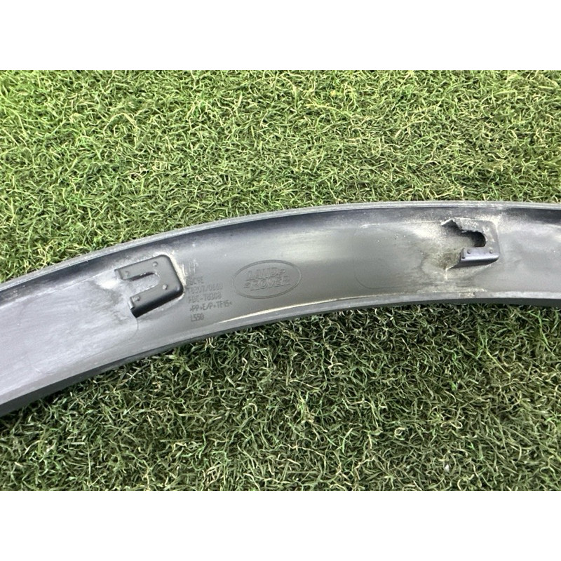 Накладка крила (кузов и элементы) LAND ROVER Discovery Sport L550 2016 2.0 LR076036
