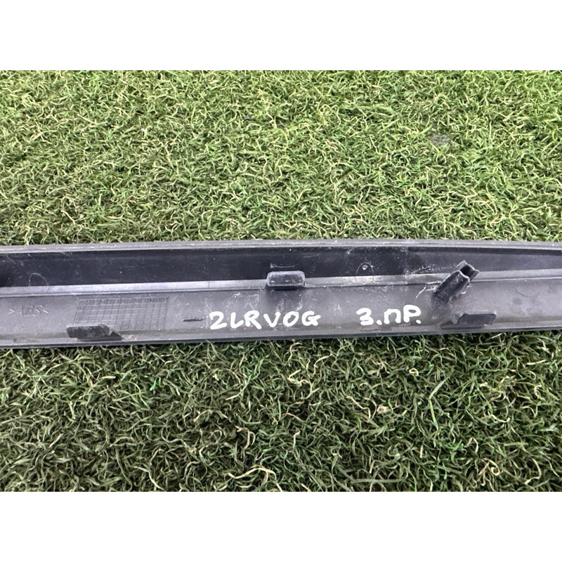 Зовнішній молдинг дверки (кузов и элементы) LAND ROVER Range Rover L405 2014 5.0 LR038857