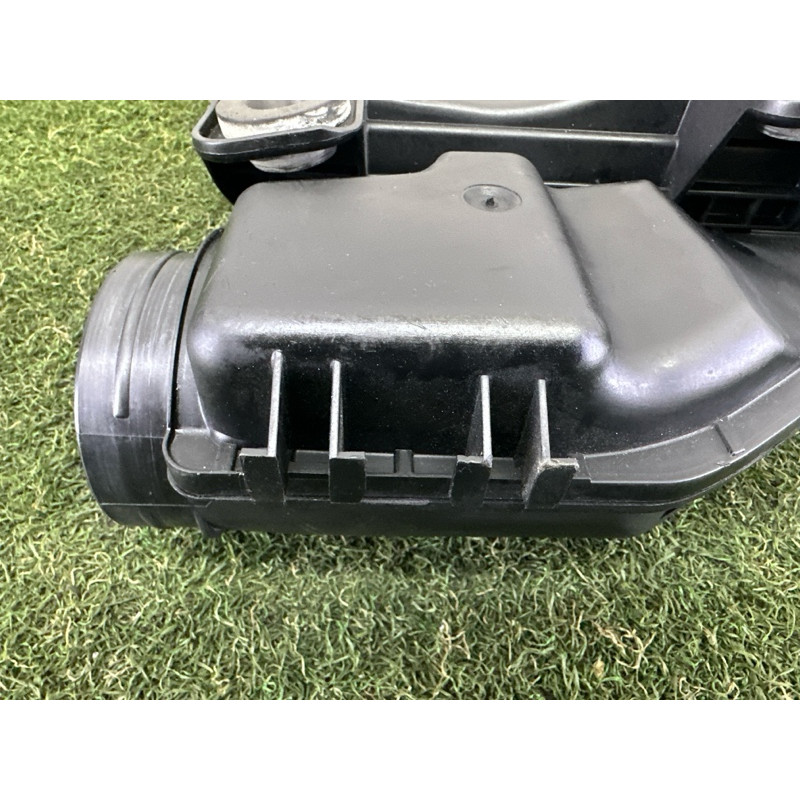 Корпус воздушного фильтра (впускная система) BMW X5 E70 2011 3.0 13717583713