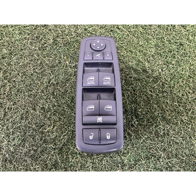 Блок кнопок склопідйомників (електрика / кнопки) Jeep Grand Cherokee WK2 2015 5.7 HEMi 68184803AC