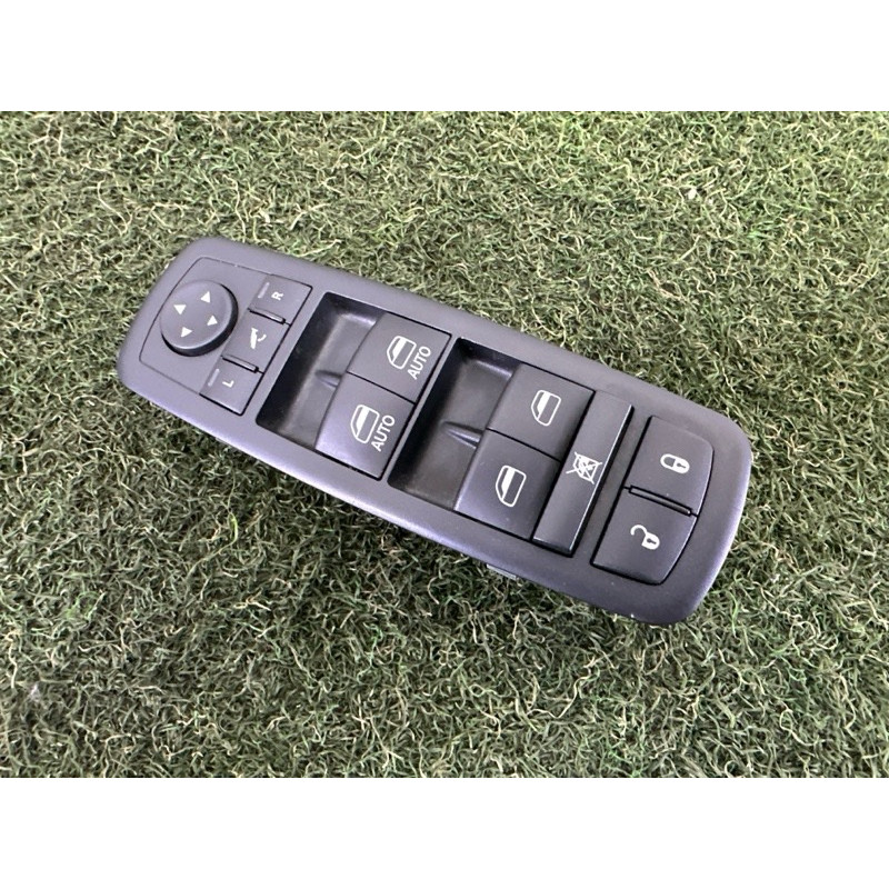 Блок кнопок склопідйомників (електрика / кнопки) Jeep Grand Cherokee WK2 2015 5.7 HEMi 68184803AC