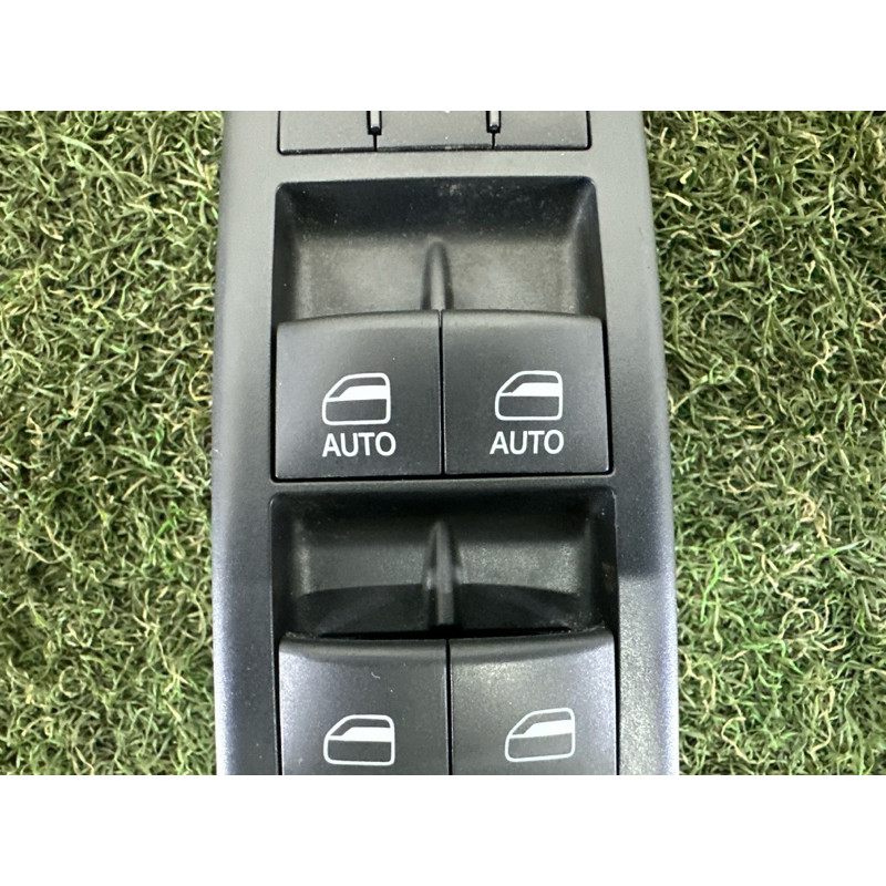 Блок кнопок склопідйомників (електрика / кнопки) Jeep Grand Cherokee WK2 2015 5.7 HEMi 68184803AC