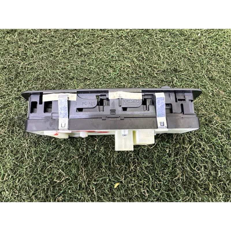 Блок кнопок склопідйомників (електрика / кнопки) Jeep Grand Cherokee WK2 2015 5.7 HEMi 68184803AC