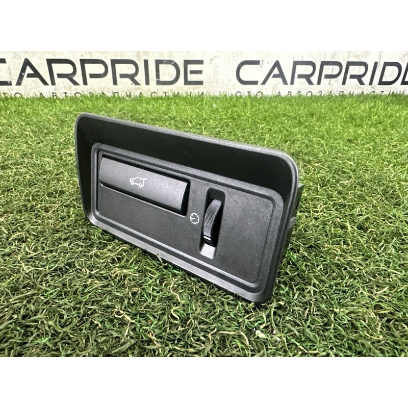 Кнопка открывания крышки багажника (электрика / кнопки) LAND ROVER Range Rover Evoque L538 2015 2.0 LR025943