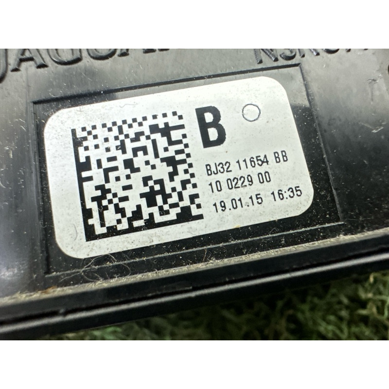 Кнопка открывания крышки багажника (электрика / кнопки) LAND ROVER Range Rover Evoque L538 2015 2.0 LR025943