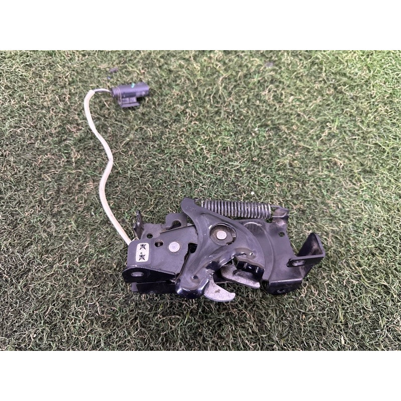 Замок капота (кузов і елементи) BMW X1 F48 2018 2.0 51237431369