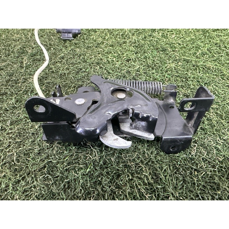 Замок капота (кузов і елементи) BMW X1 F48 2018 2.0 51237431369