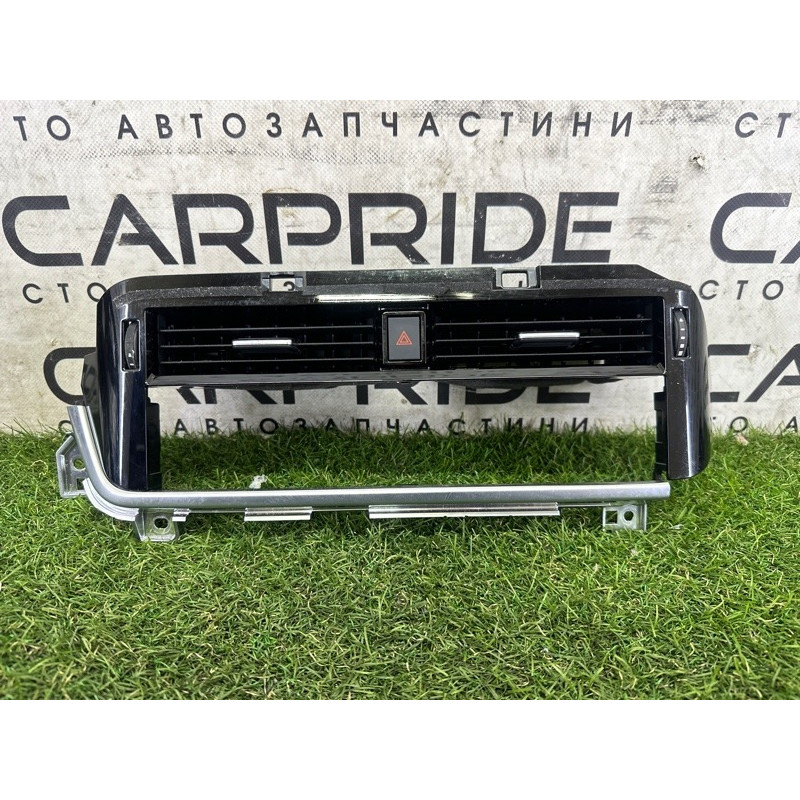 Центральний дефлектор салону (салон) Nissan Rogue T33 2021 2.5 687506RB0A