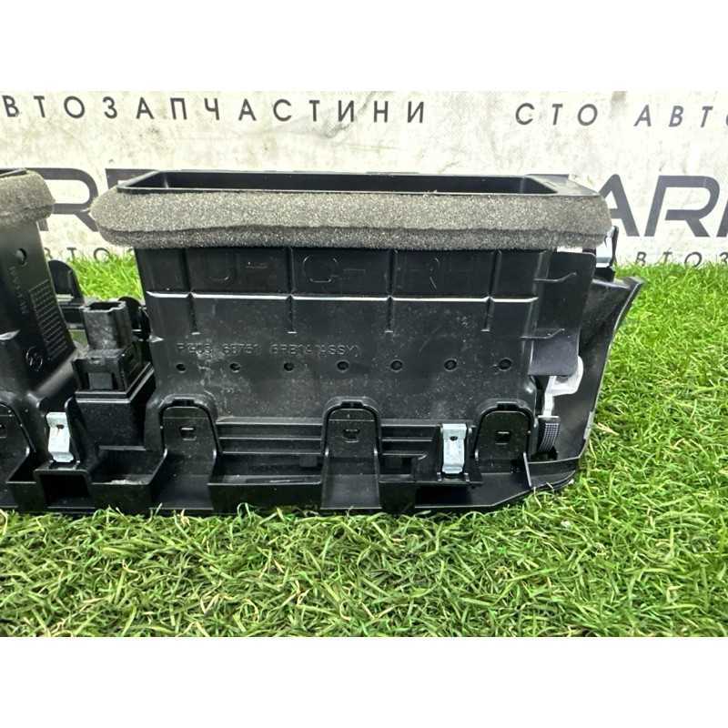 Центральний дефлектор салону (салон) Nissan Rogue T33 2021 2.5 687506RB0A