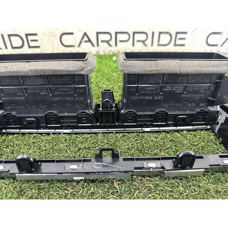 Центральний дефлектор салону (салон) Nissan Rogue T33 2021 2.5 687506RB0A