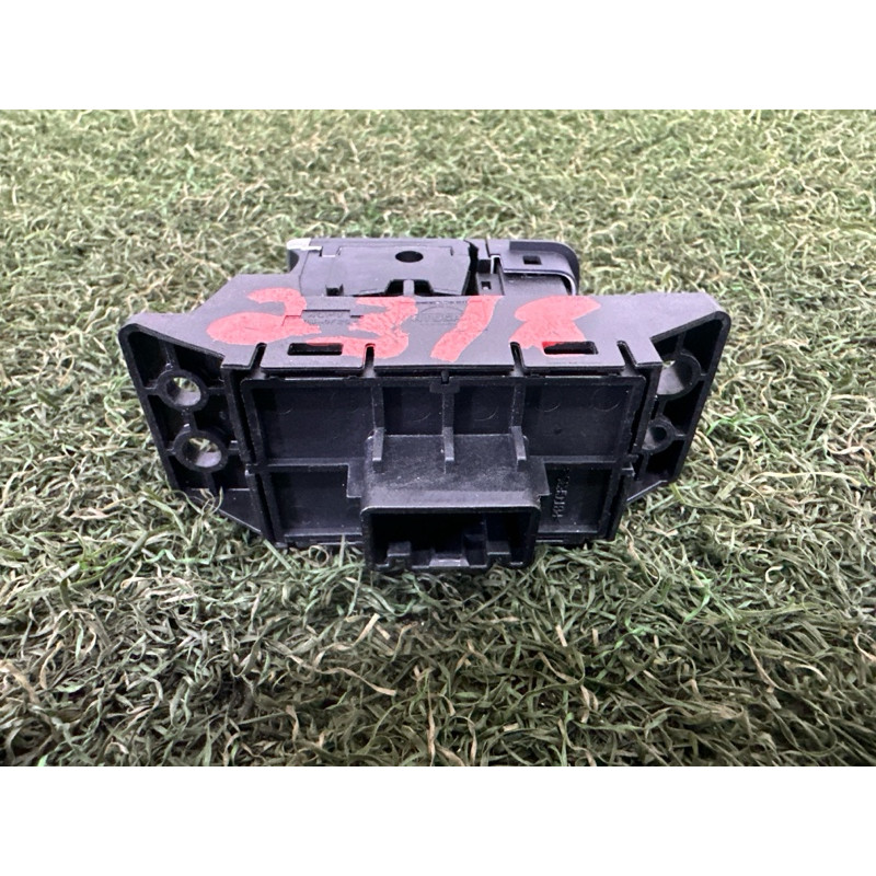 Кнопка стоянкового гальма (електрика / кнопки) Nissan Rogue T33 2021 2.5 251756RA0A