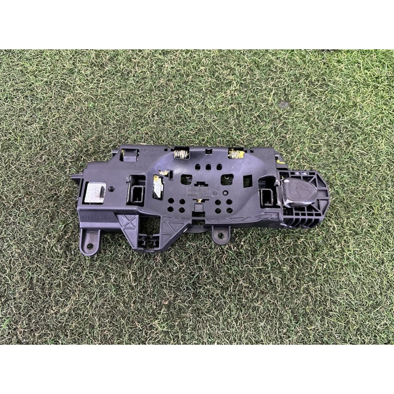 Кронштейн ручки двери (кузов и элементы) AUDI Q5 FY 2020 2.0 DJYA 80A837811