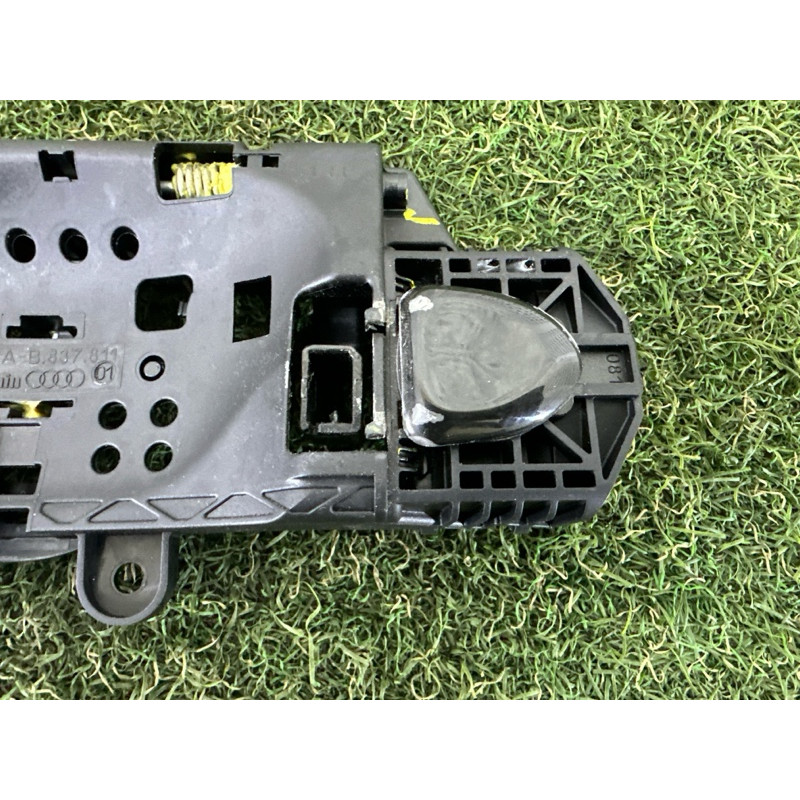Кронштейн ручки двери (кузов и элементы) AUDI Q5 FY 2020 2.0 DJYA 80A837811