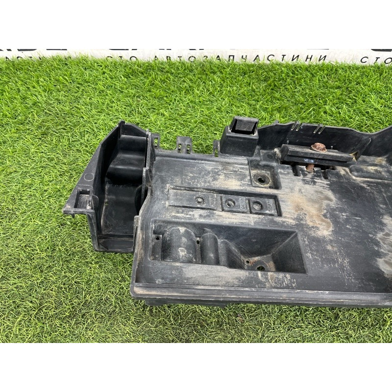Площадка аккумулятора (кузов и элементы) Opel Vectra C 2004 2.2 SE 24413805