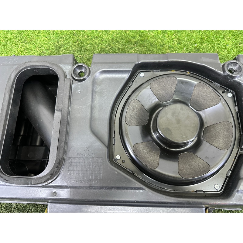 Сабвуфер (электрика) LAND ROVER Range Rover L405 2014 5.0 LR033287