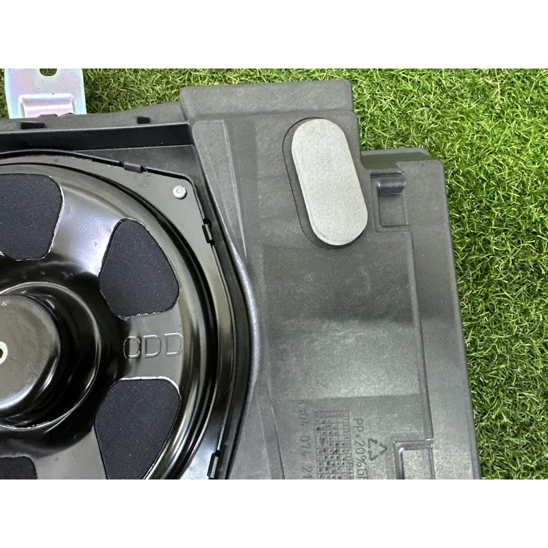Сабвуфер (электрика) LAND ROVER Range Rover Evoque L538 2015 2.0 LR025879