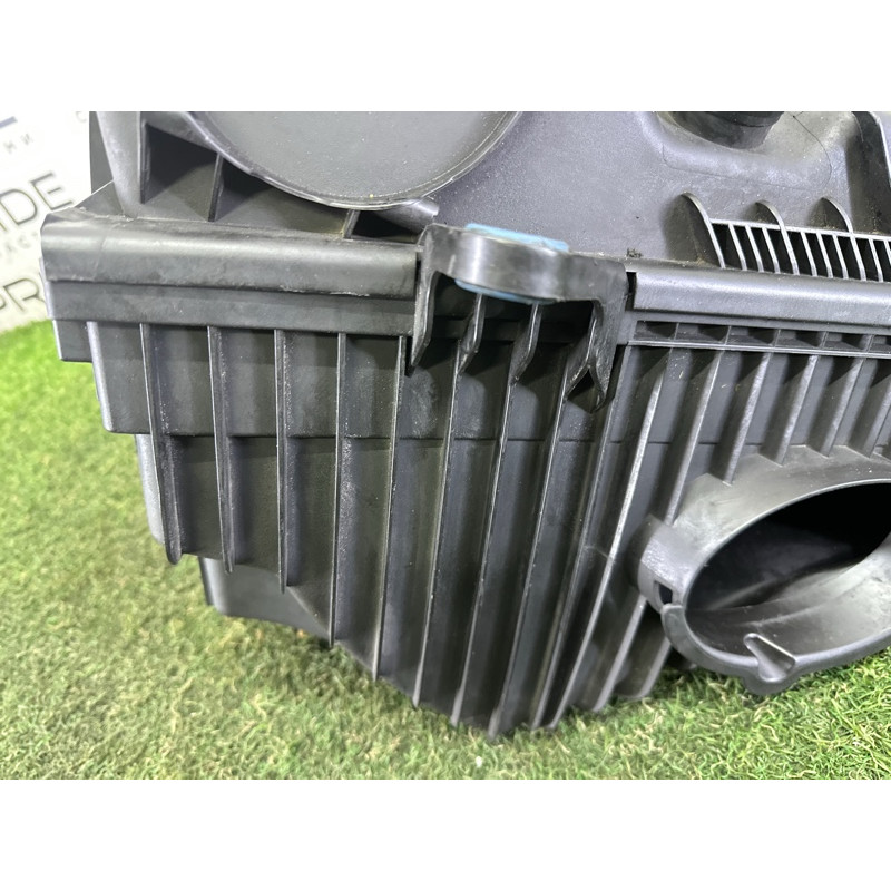 Корпус повітряного фільтра (подача палива) Volkswagen Touareg NF 2011 3.6 7P6129607Q