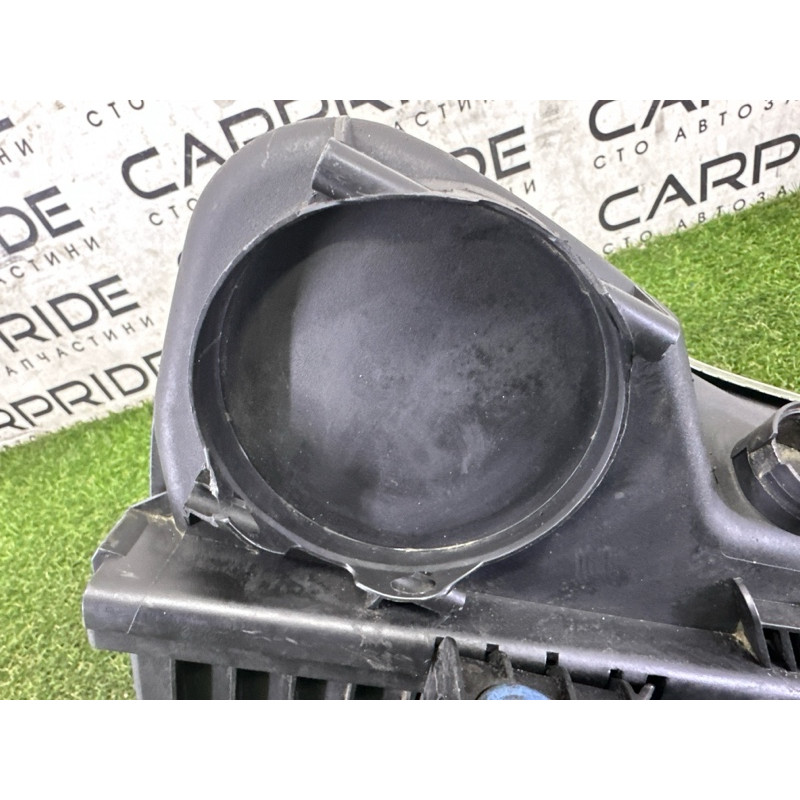 Корпус повітряного фільтра (подача палива) Volkswagen Touareg NF 2013 3.6 7P6129607Q