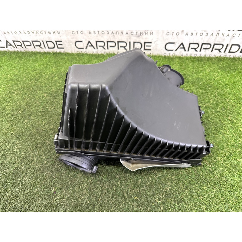 Корпус повітряного фільтра (подача палива) Volkswagen Touareg NF 2013 3.6 7P6129607Q