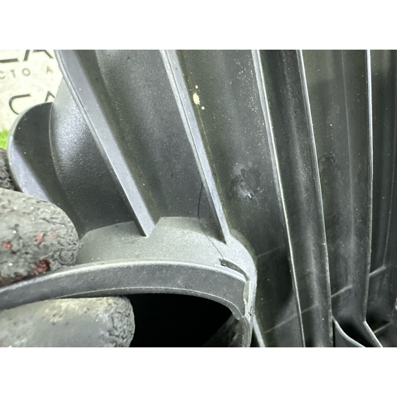 Корпус повітряного фільтра (подача палива) Volkswagen Touareg NF 2013 3.6 7P6129607Q