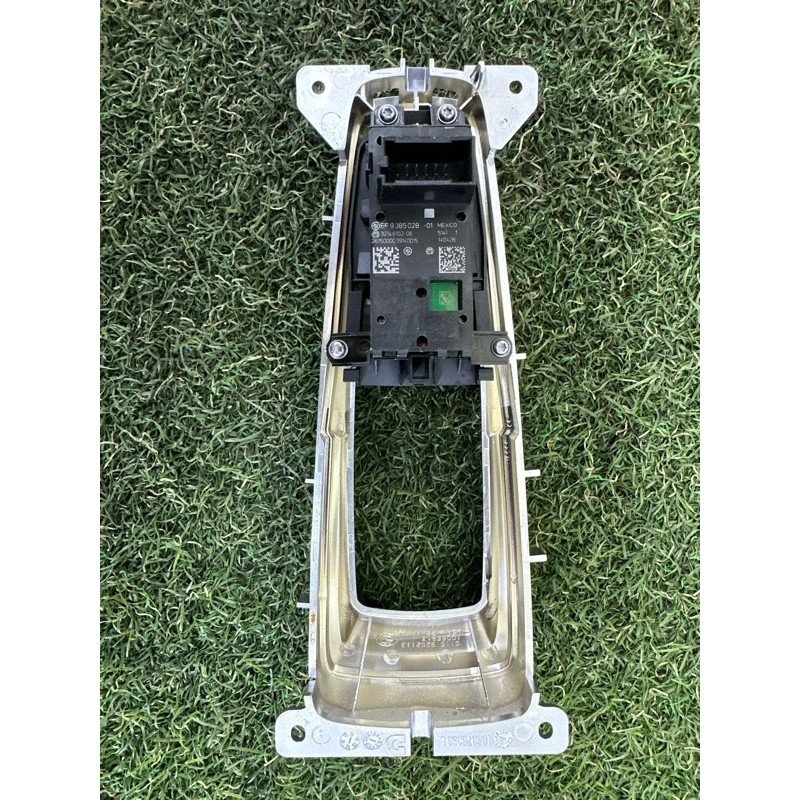 Кнопка стояночного тормоза (электрика / кнопки) BMW X5 F15 2015 3.0 61319877891