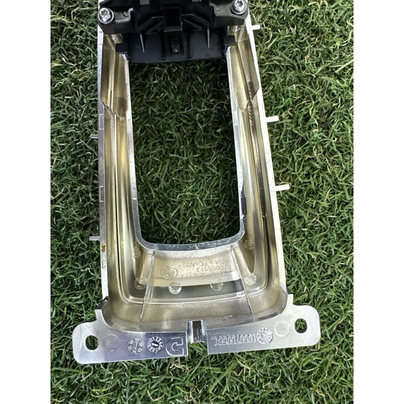 Кнопка стояночного тормоза (электрика / кнопки) BMW X5 F15 2015 3.0 61319877891