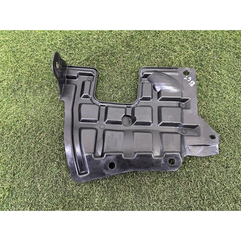 Захист двигуна (кузов і елементи) Nissan Rogue T33 2021 2.5 648396RA0A