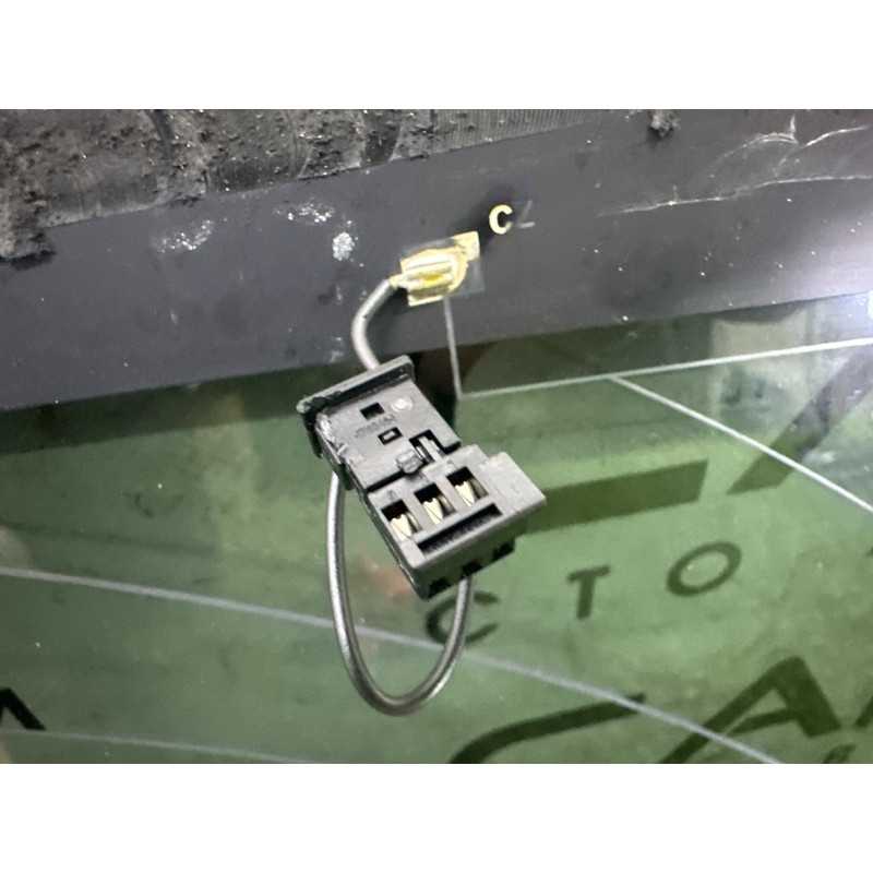 Скло кришки багажника (стекла и зеркала) LAND ROVER Discovery Sport L550 2016 2.0 LR058515