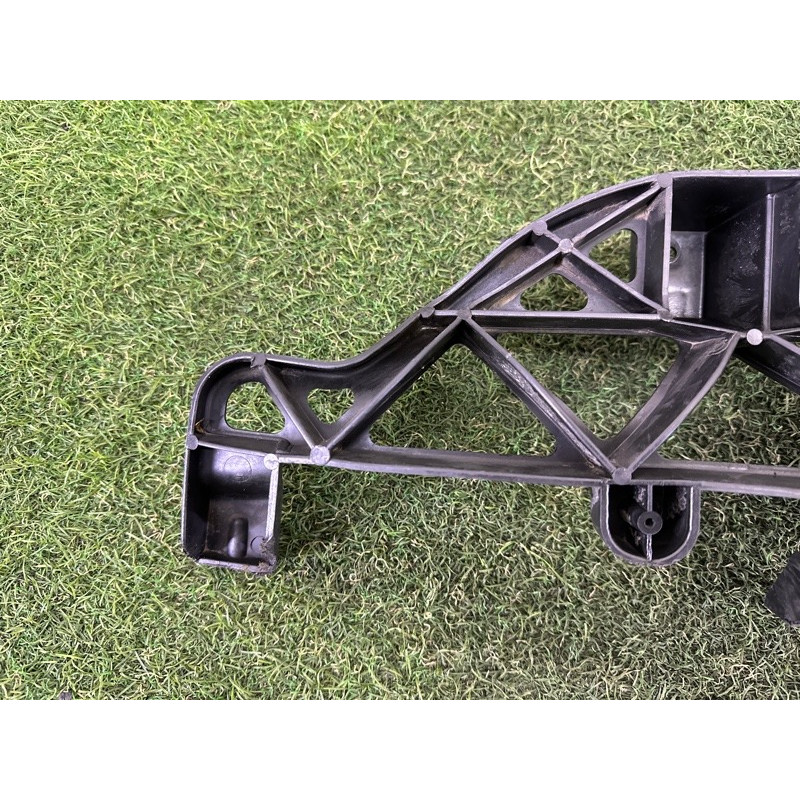 Кріплення бампера (кузов і елементи) AUDI Q7 4L 2015 3.0 CNRB 4L0807329